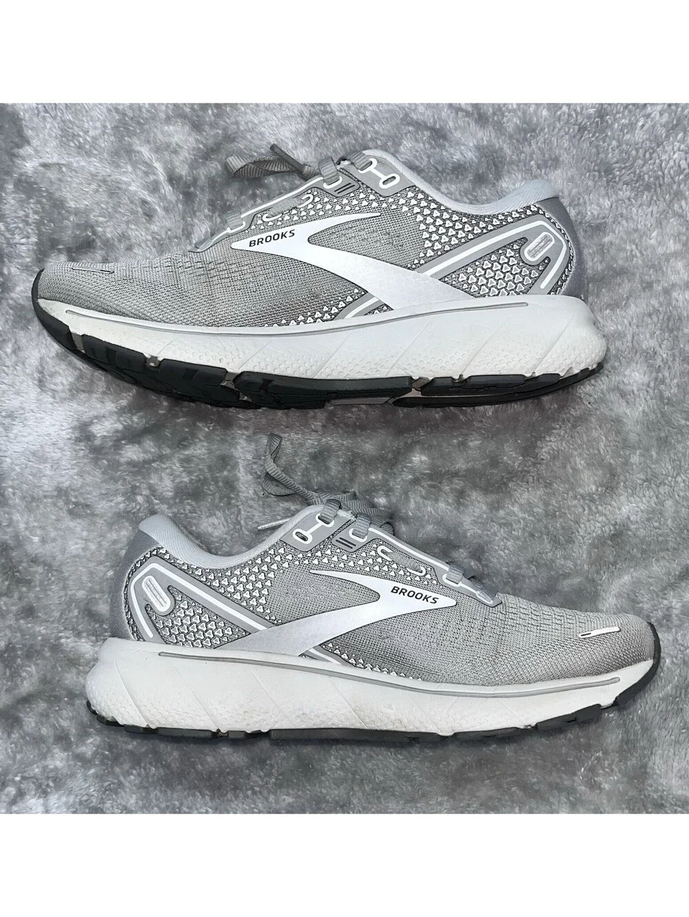 Brooks Ghost 14 Grey Athletic Running Womens Size 6.5 D Wide Sneakers Shoes